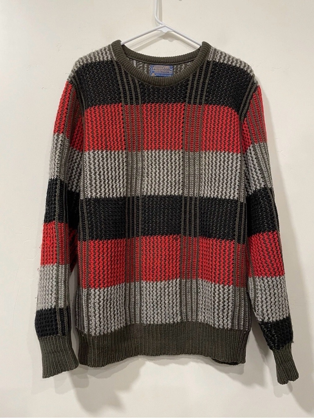 PENDLETON Grey Black Grn Red Striped Sweater 100% Pure Virgin Wool Yarn VTG - LG